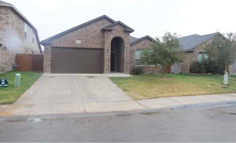 6615 Jamestown St - Photo 3 of 33