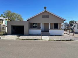 featured image of 407 La Mesa Way