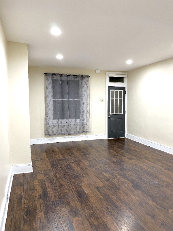 5527 N Palethorp St - Photo 4 of 27