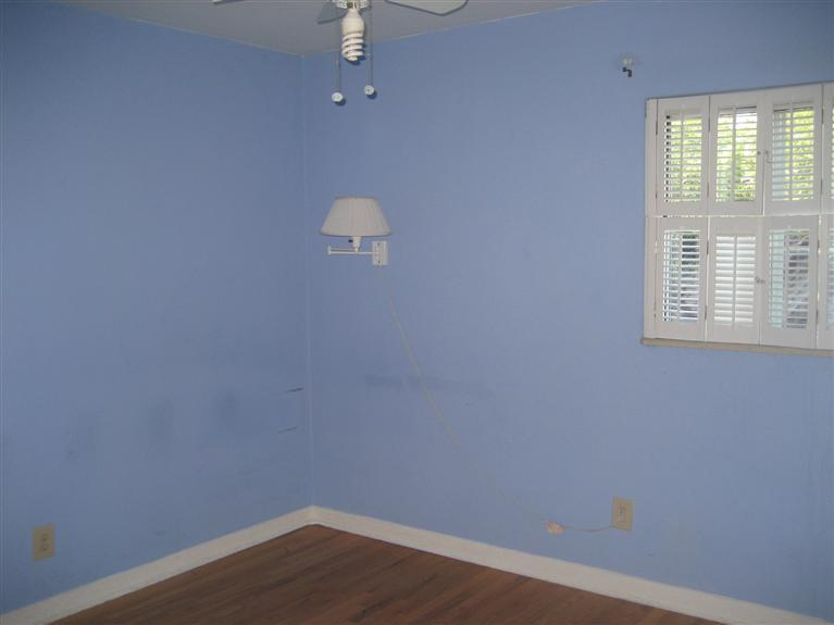 708 Carlisle Blvd Ne - Photo 6 of 8