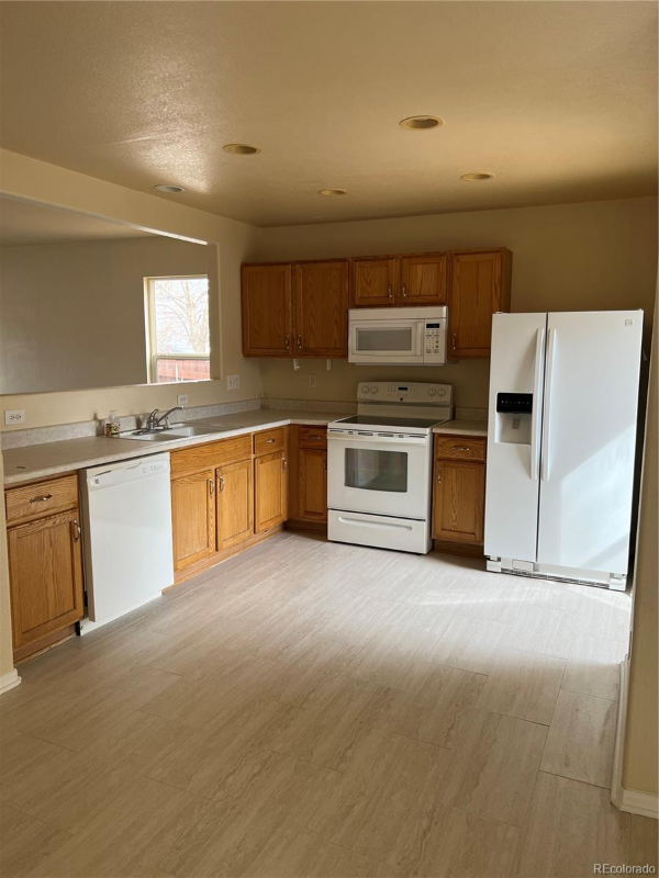 5222 E 100th Way - Photo 3 of 14