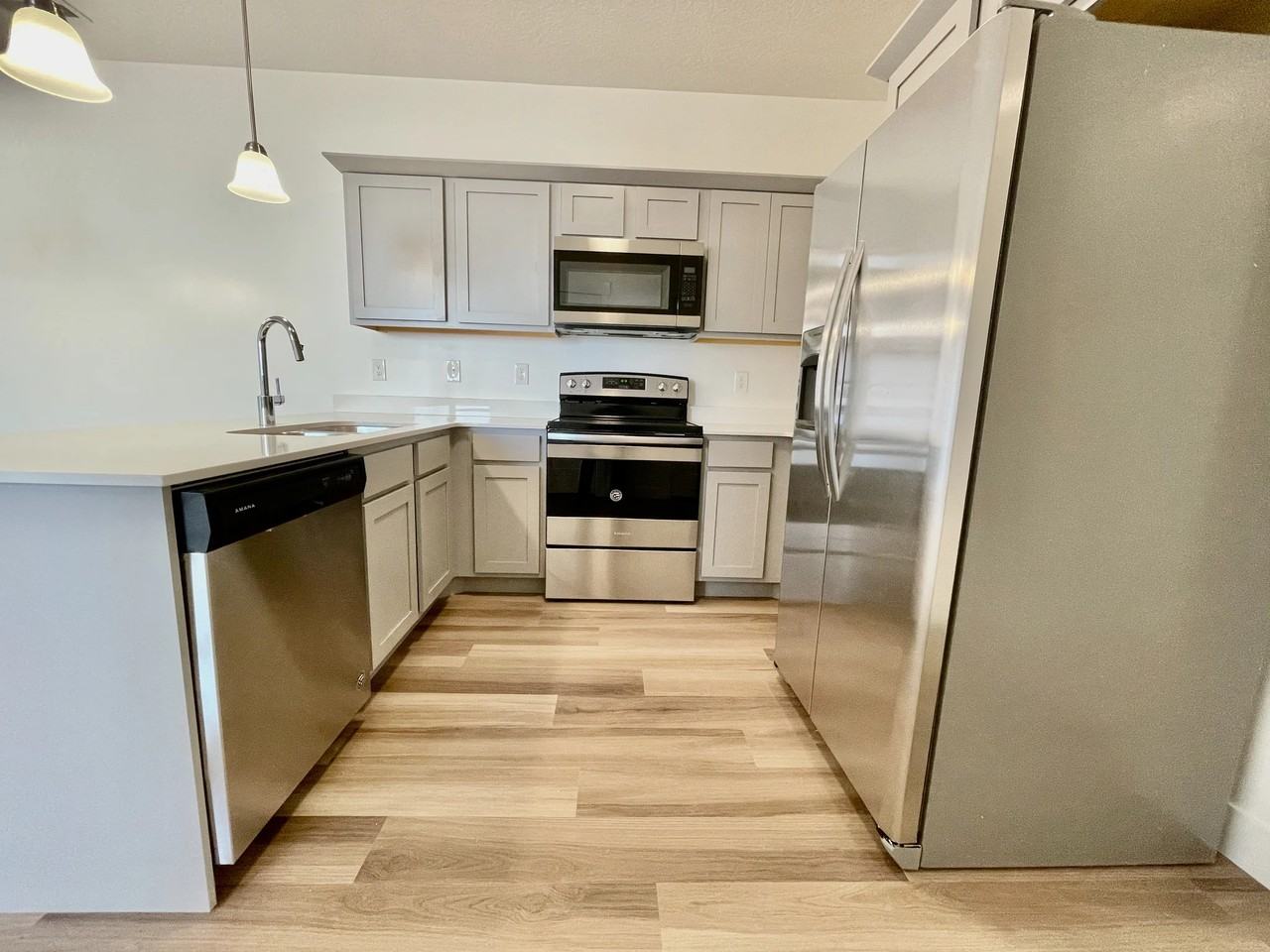 687 Nw #X302 - Photo 3 of 46