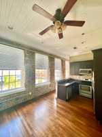 featured image of 427 College St #4