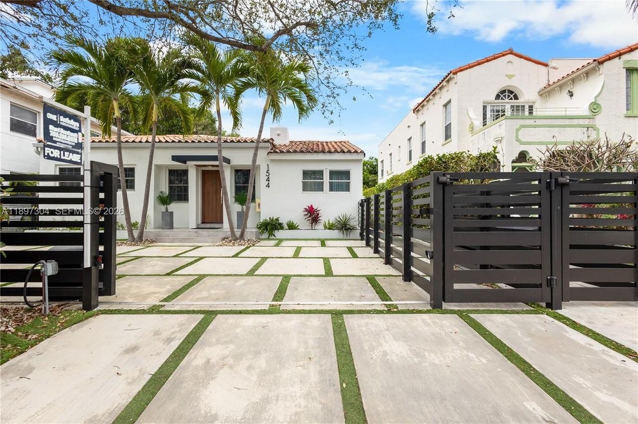 1544 Michigan Ave - Photo 2 of 8