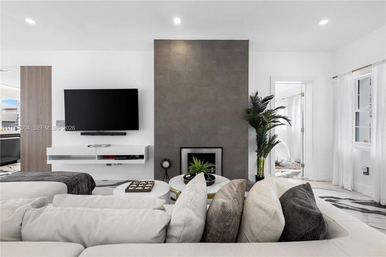 1544 Michigan Ave - Photo 6 of 8