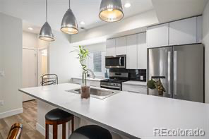 1169 S Reed St - Photo 3 of 9