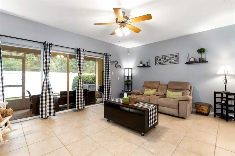 20410 Needletree Dr - Photo 6 of 17