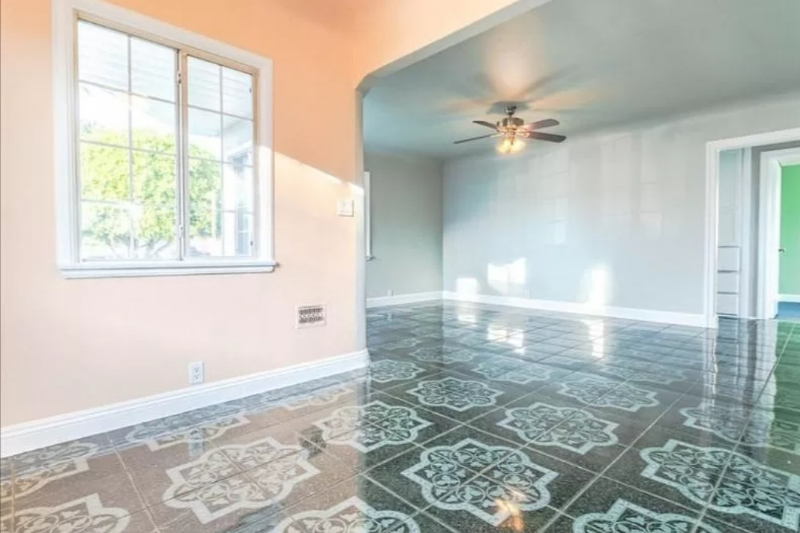 930 W 130th St - Photo 6 of 13