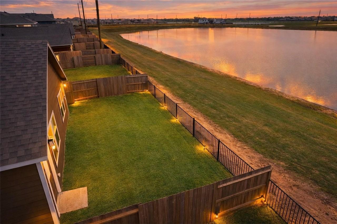 Elsinore Dr - Photo 3 of 8