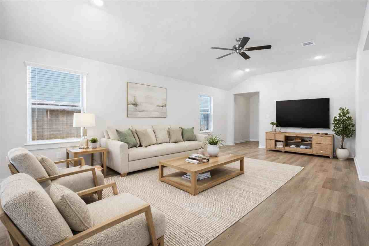 Elsinore Dr - Photo 5 of 8