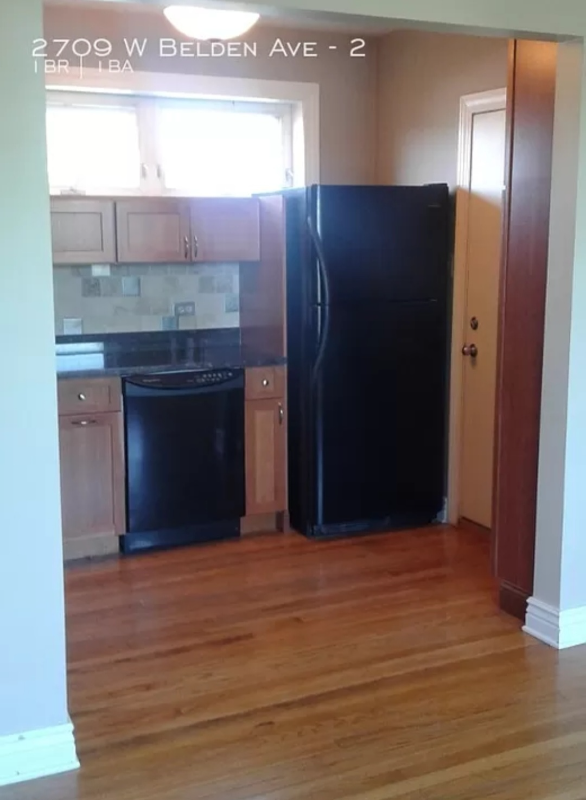 2709 W Belden Ave #2 - Photo 3 of 9