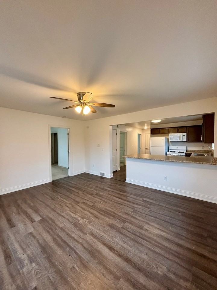 77 Laverack Ave #4 - Photo 4 of 14