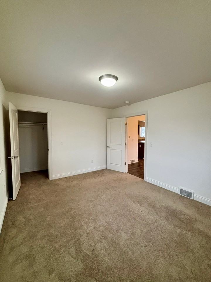 77 Laverack Ave #4 - Photo 7 of 14