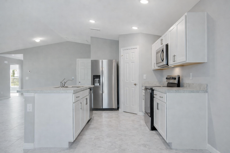 2925 Ne 4th Pl - Photo 3 of 25