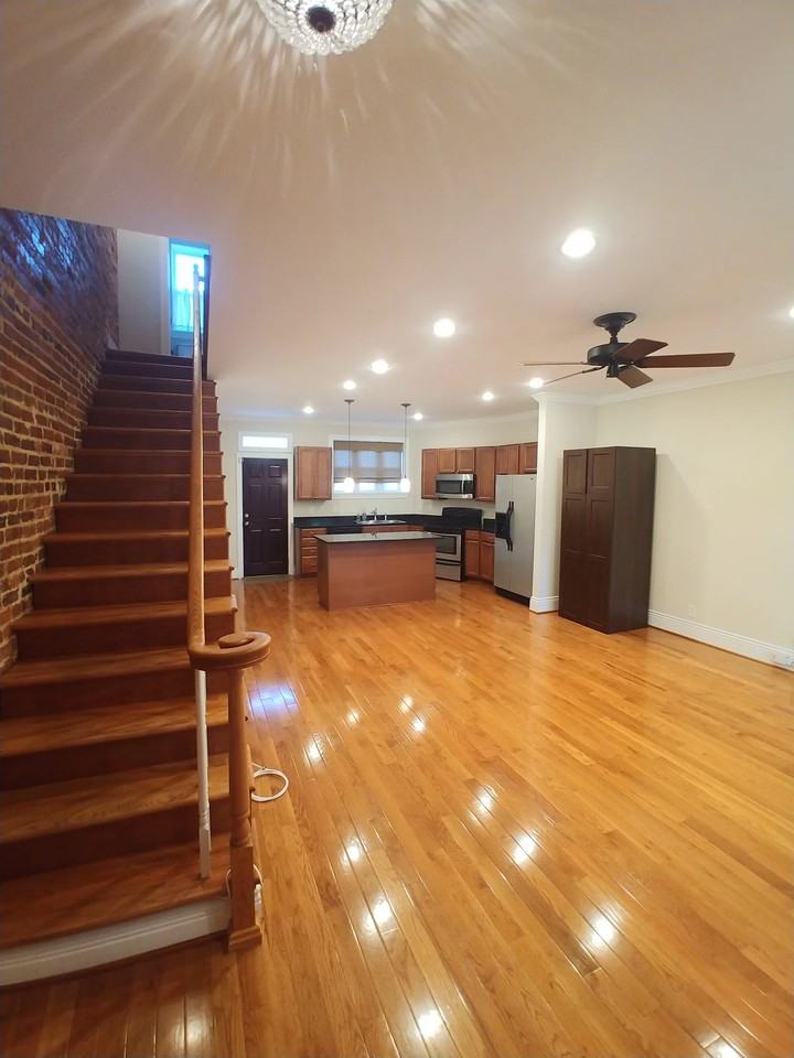 1354 Pennsylvania Ave Se - Photo 3 of 10