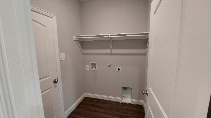 1425 Waverley Dr - Photo 5 of 16