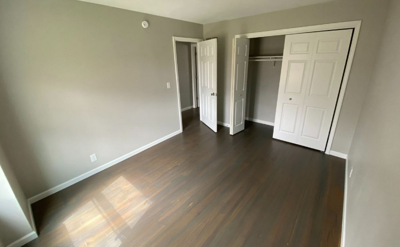 127 E 35th St - Photo 7 of 9