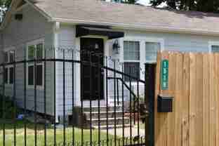 1519 W 12th St - Photo 1 of 1