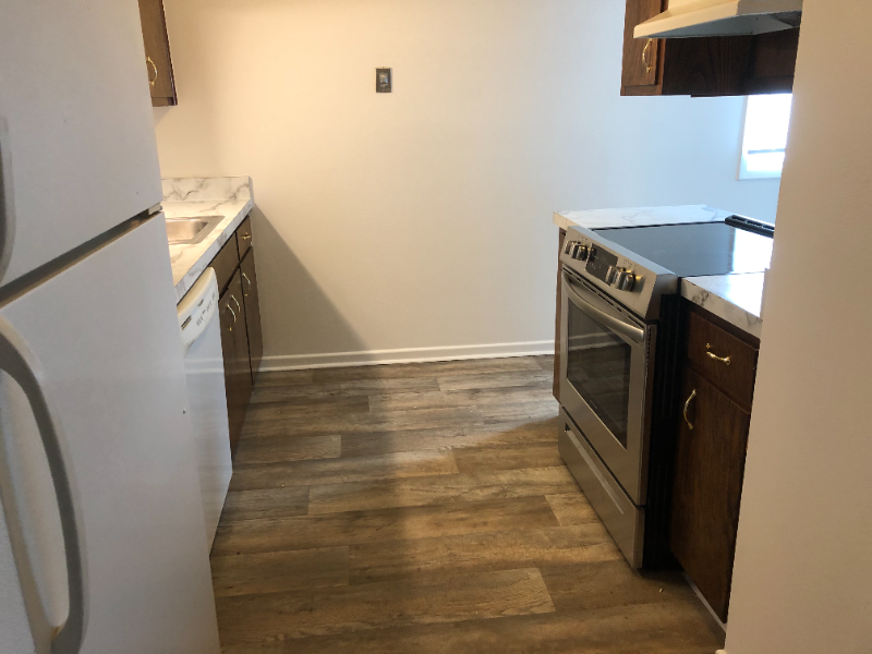 1927 Nw Hickory Ln - Photo 5 of 22