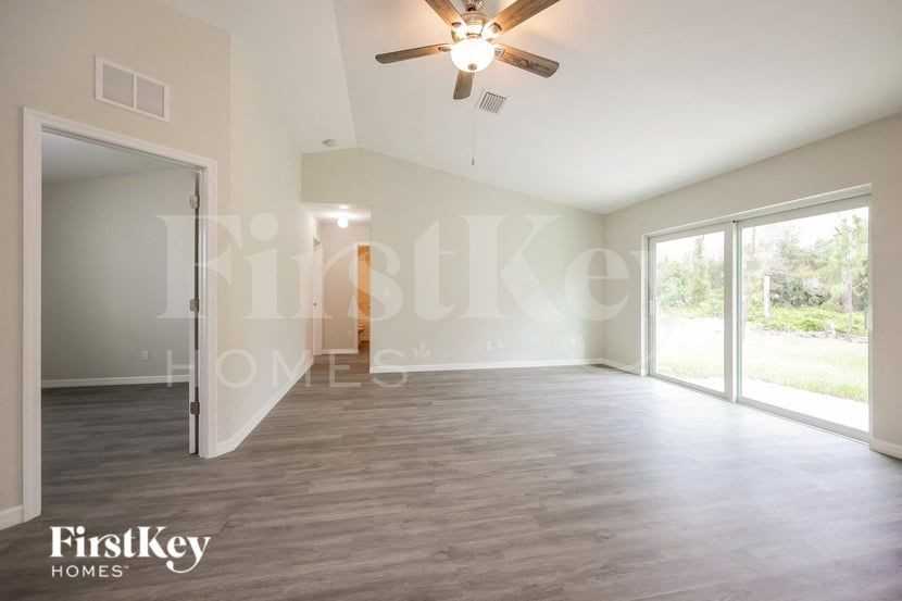 840 Puccini Ave S - Photo 3 of 15