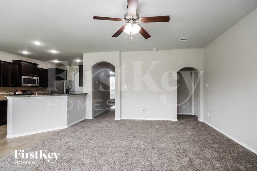 18707 Antler Trails Ct - Photo 4 of 15