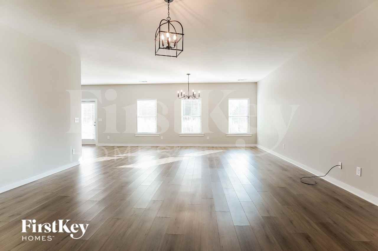 187 Crossroads Cir - Photo 2 of 16