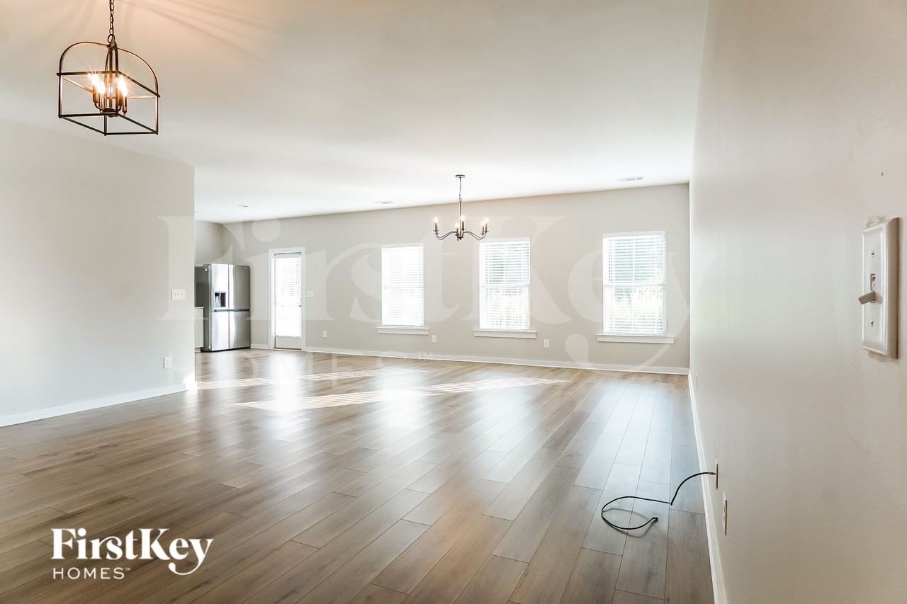 187 Crossroads Cir - Photo 3 of 16