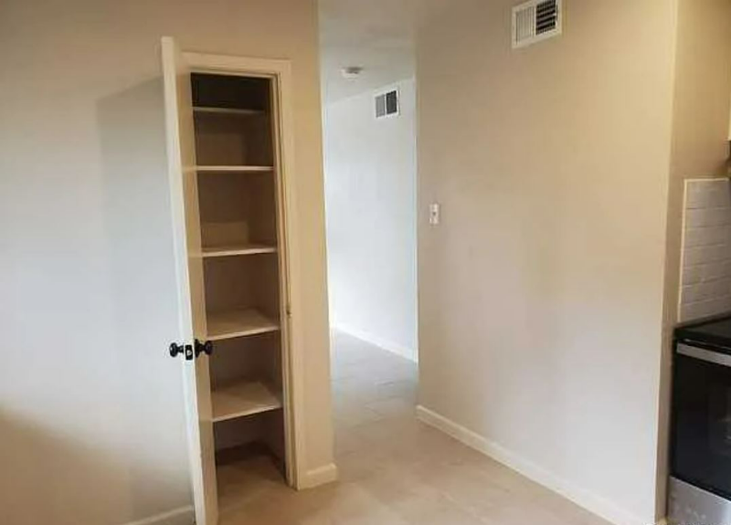 607 W Byrd Blvd, Universal City, Tx #605-1 - Photo 7 of 15