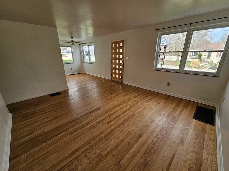 115 Sanders Dr - Photo 2 of 20