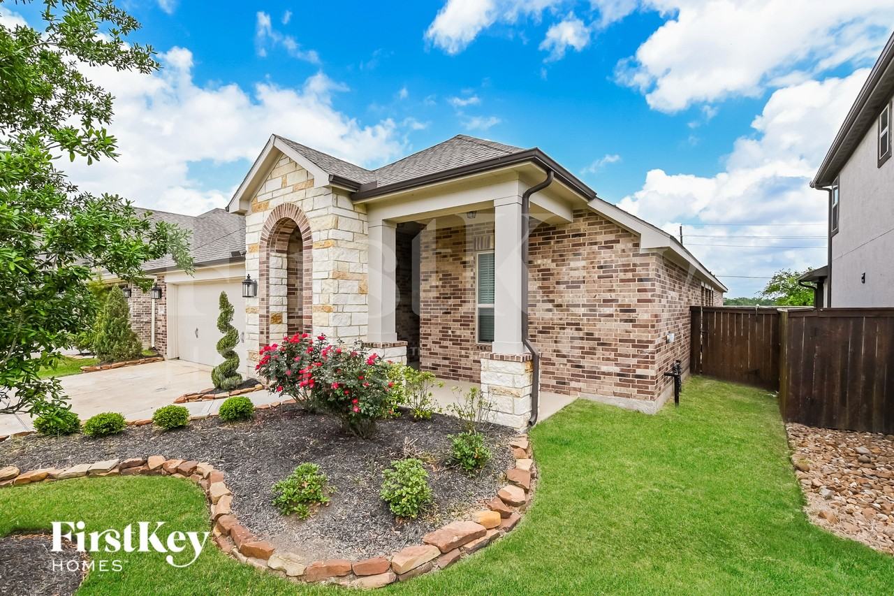 10327 Armstrong Dr - Photo 2 of 15