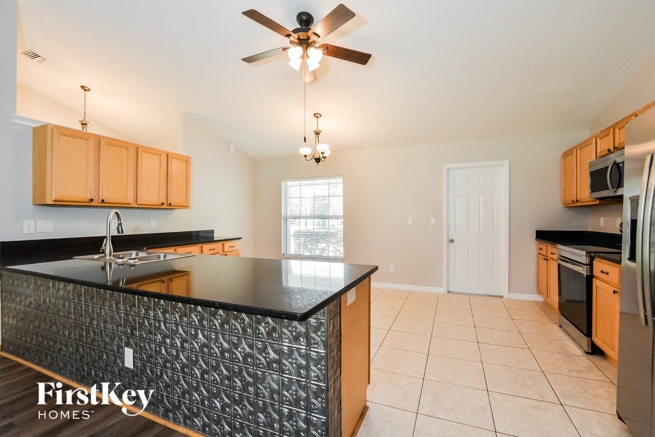 207 Shannon Ln - Photo 6 of 15