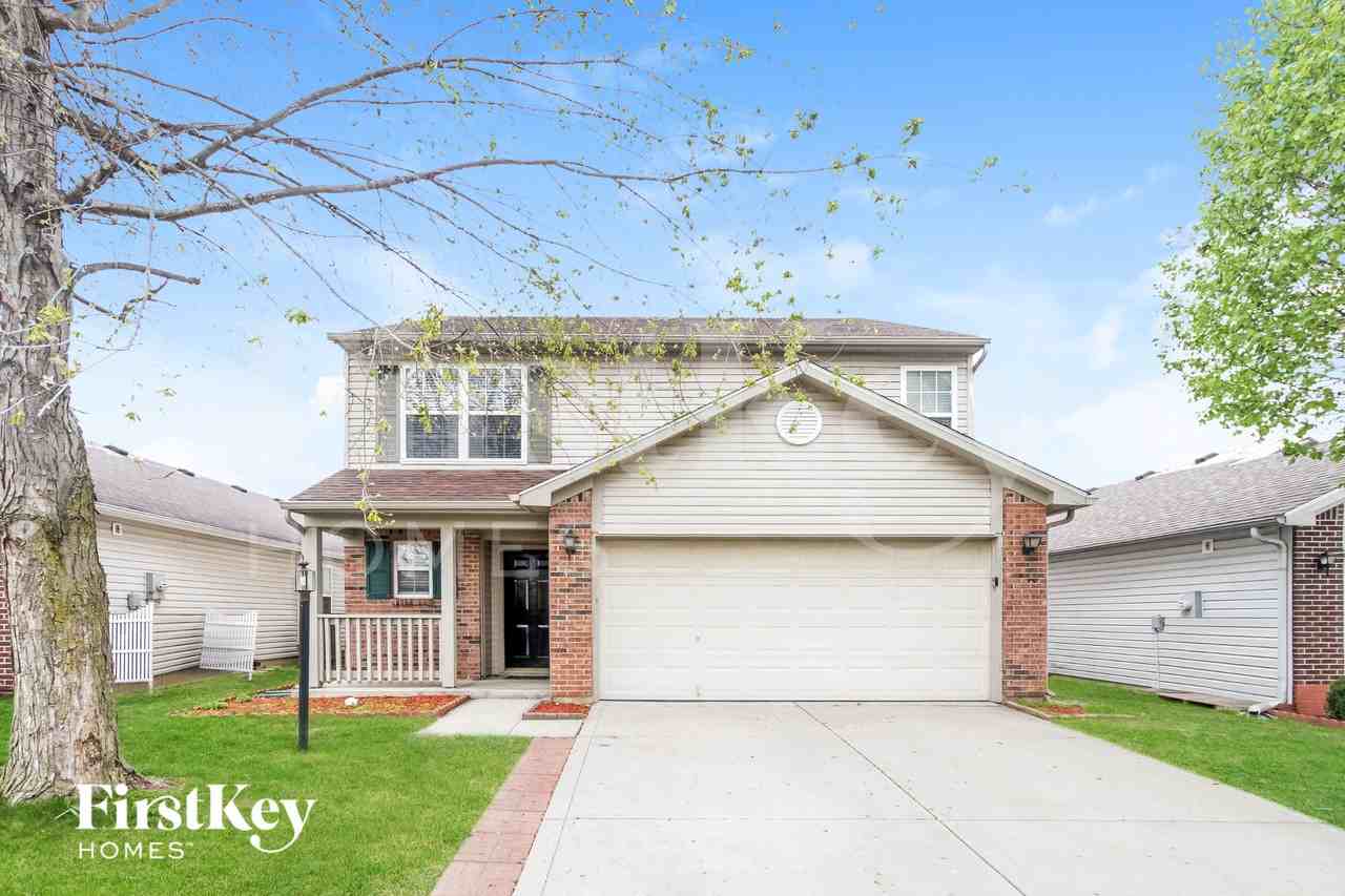 8145 Maple Stream Ln