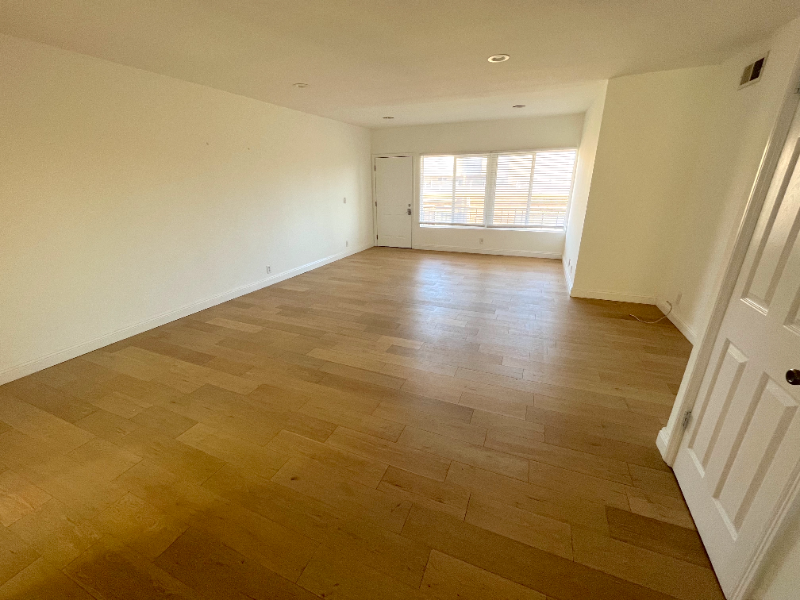 1008 7th St #11 - Photo 2 of 21