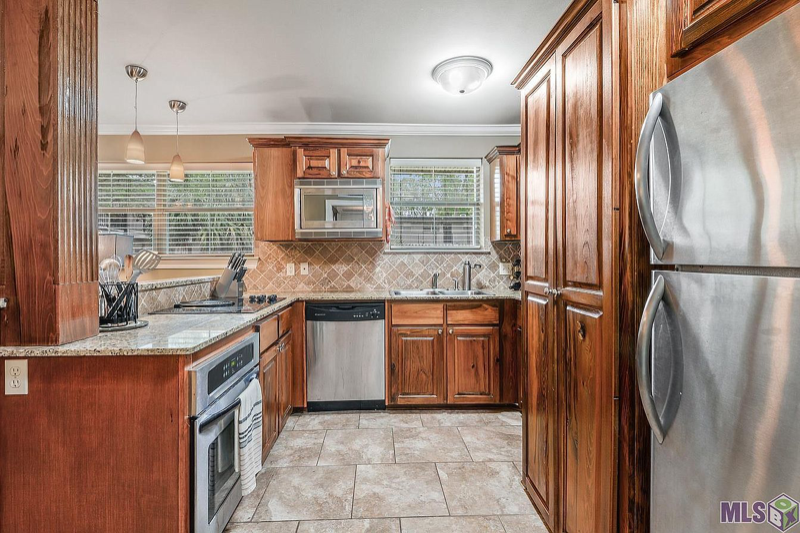 1290 Park Blvd #234 - Photo 3 of 10