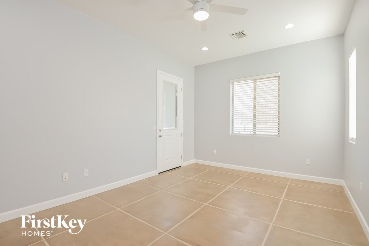 4271 N Red Sun Pl - Photo 7 of 15