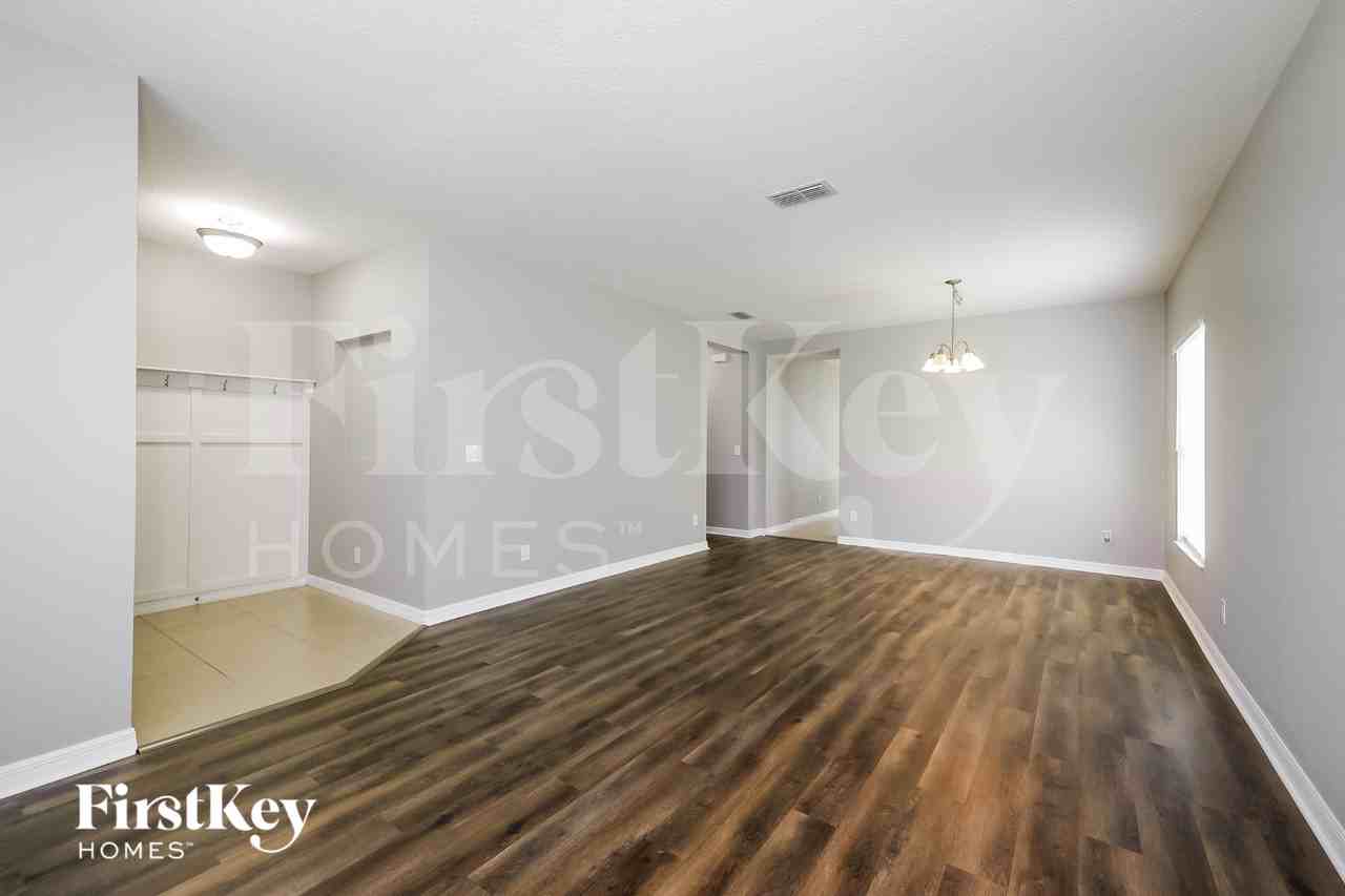 112 Andalusia Loop - Photo 3 of 15