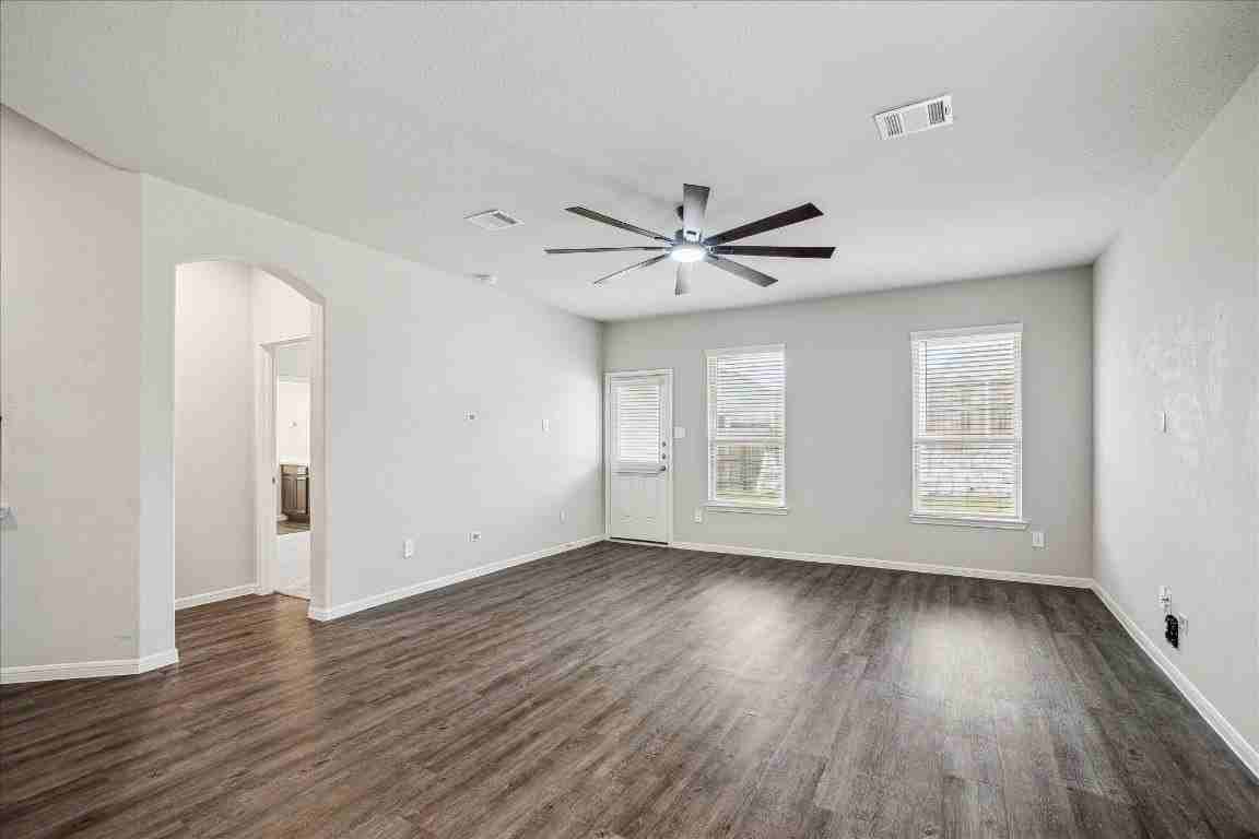 935 Golden Willow Ln - Photo 5 of 27