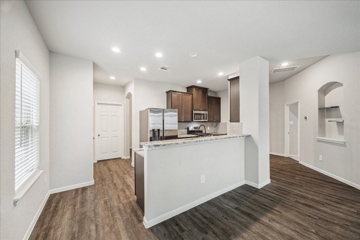 935 Golden Willow Ln - Photo 7 of 27