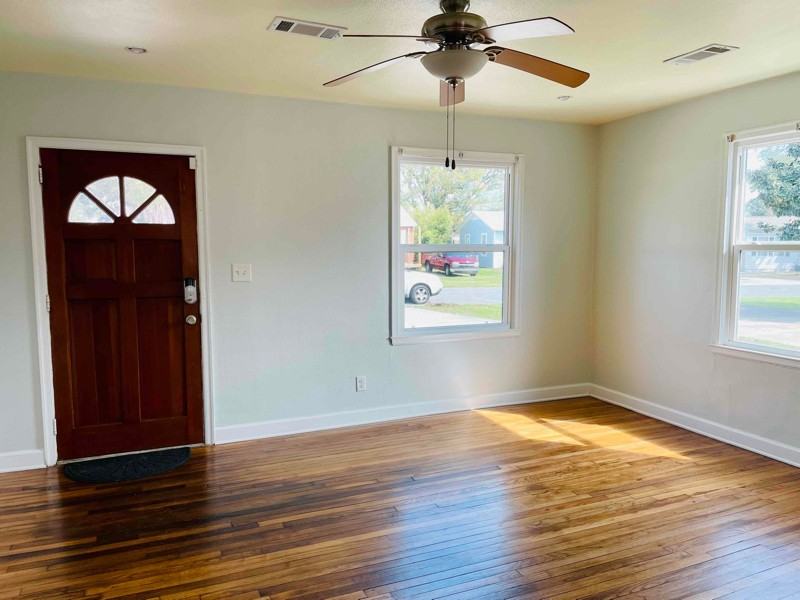 117 Se Gilliland Rd - Photo 2 of 38