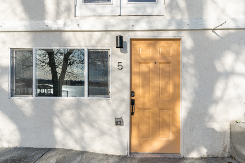 3013 W Lakeside Dr #5 - Photo 2 of 18