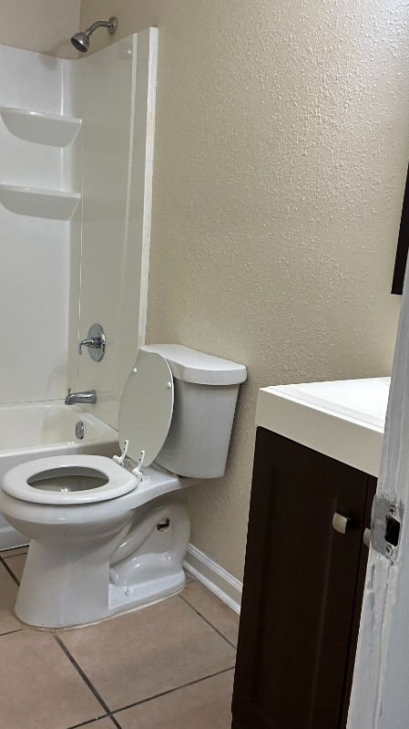 2216 Glasgow Dr - Photo 3 of 6