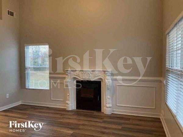 1427 Long Paw Ln - Photo 2 of 12