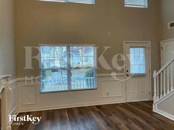 1427 Long Paw Ln - Photo 3 of 12