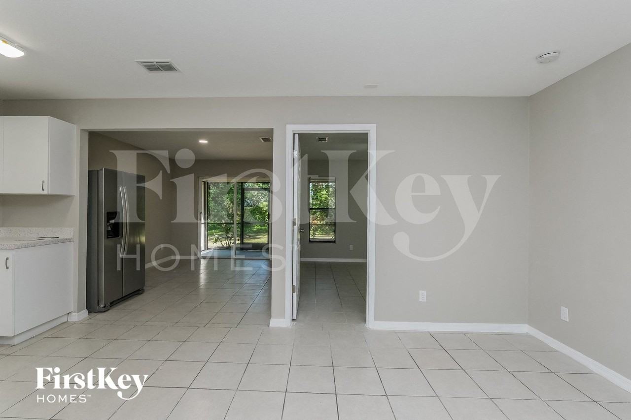 906 Hart St - Photo 4 of 15