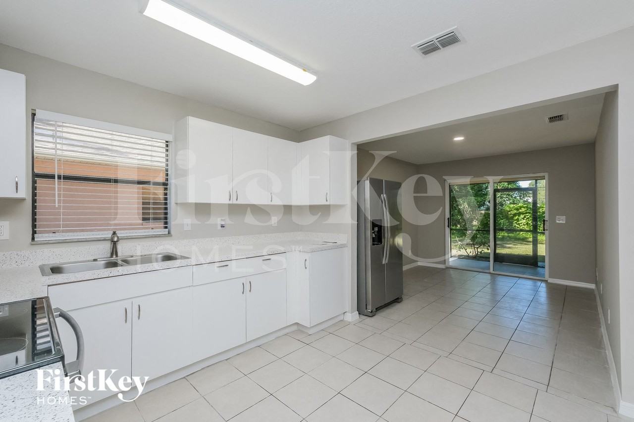 906 Hart St - Photo 6 of 15