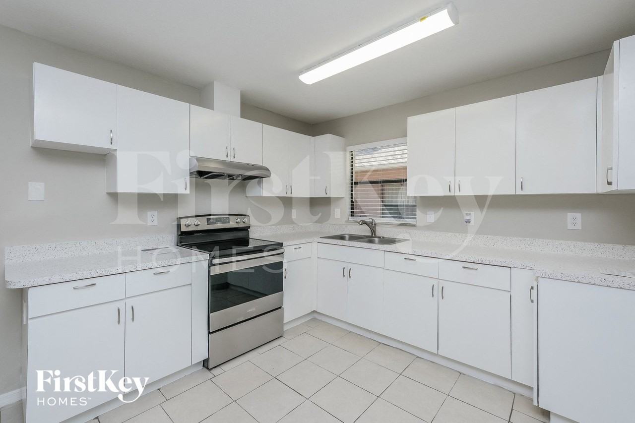 906 Hart St - Photo 7 of 15