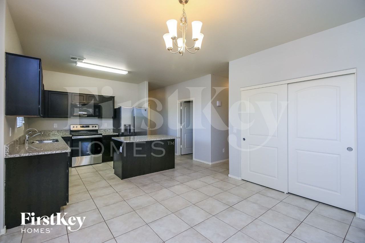 4981 E Kyanite Rd - Photo 7 of 18