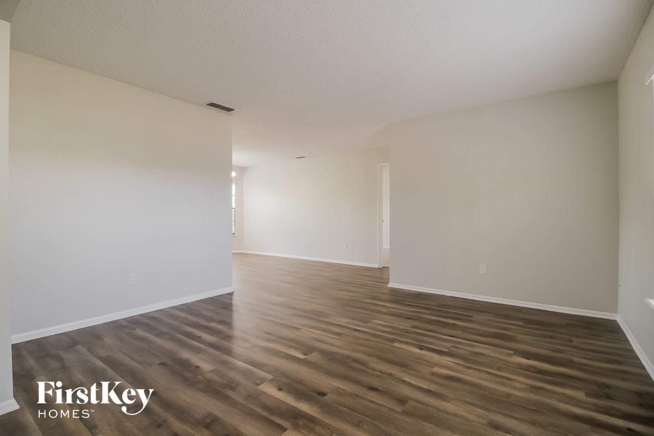 2416 Lackland Dr - Photo 2 of 15