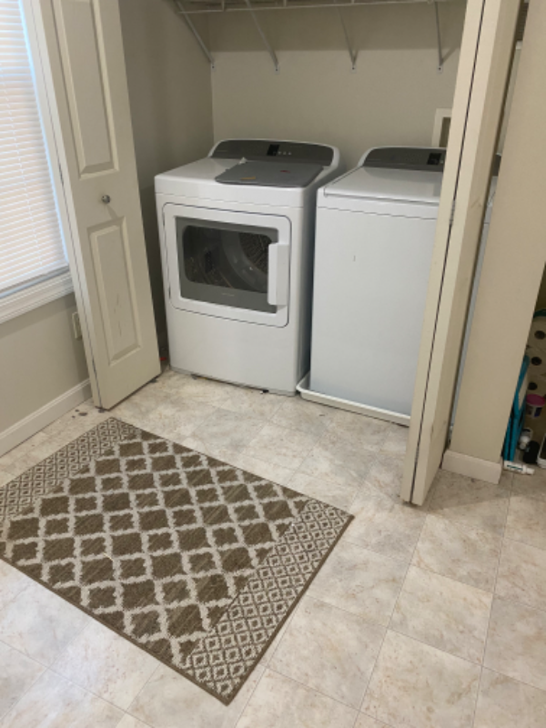 48 Woodbury Ave - Photo 3 of 13