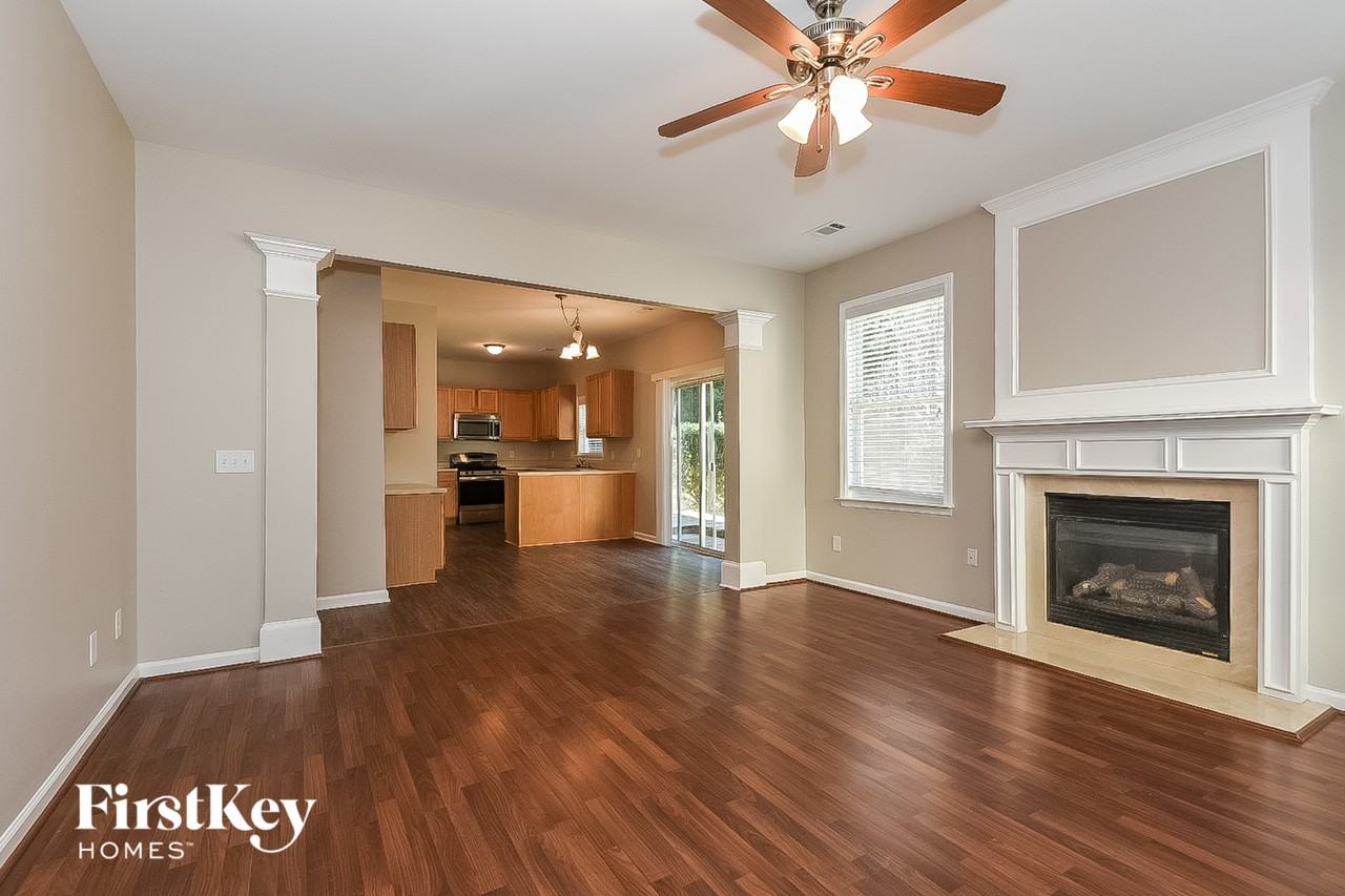 966 Mill Creek Ave - Photo 3 of 15